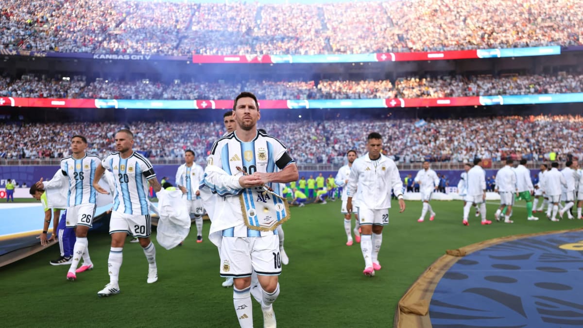 O problema não é torcer pela Argentina. É querer mandar na torcida dos outros