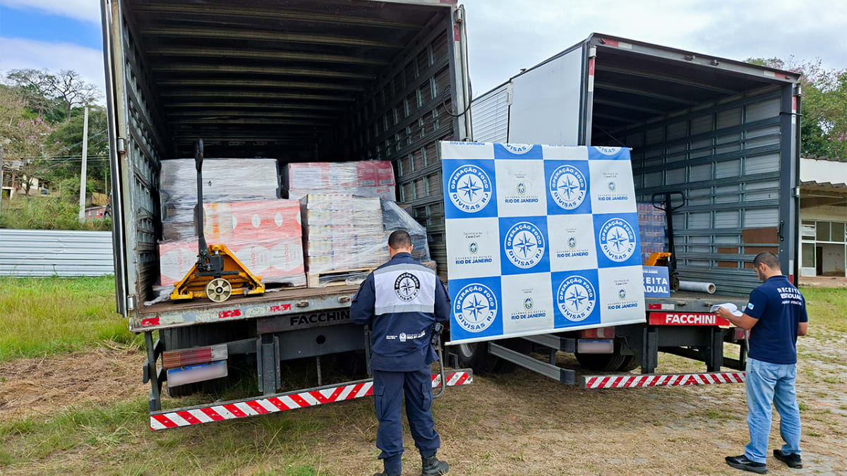 Fazenda apreende mais de 18 toneladas de bebidas irregulares no Rio