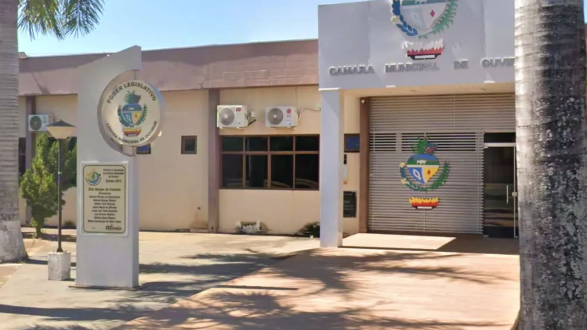 Câmara de Ouvidor compra 180 kg de coxinha e 216 kg de pão francês; MPGO investiga contratos