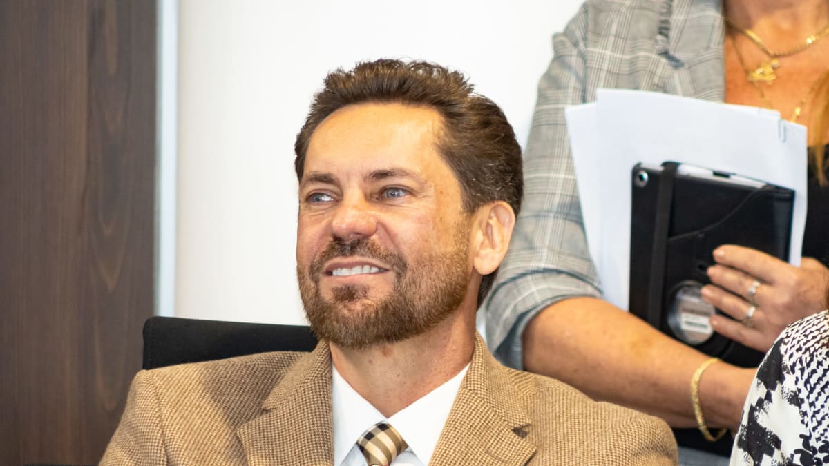 Bruno Peixoto recebe apoio público de Sandro Mabel para disputa à Câmara Federal