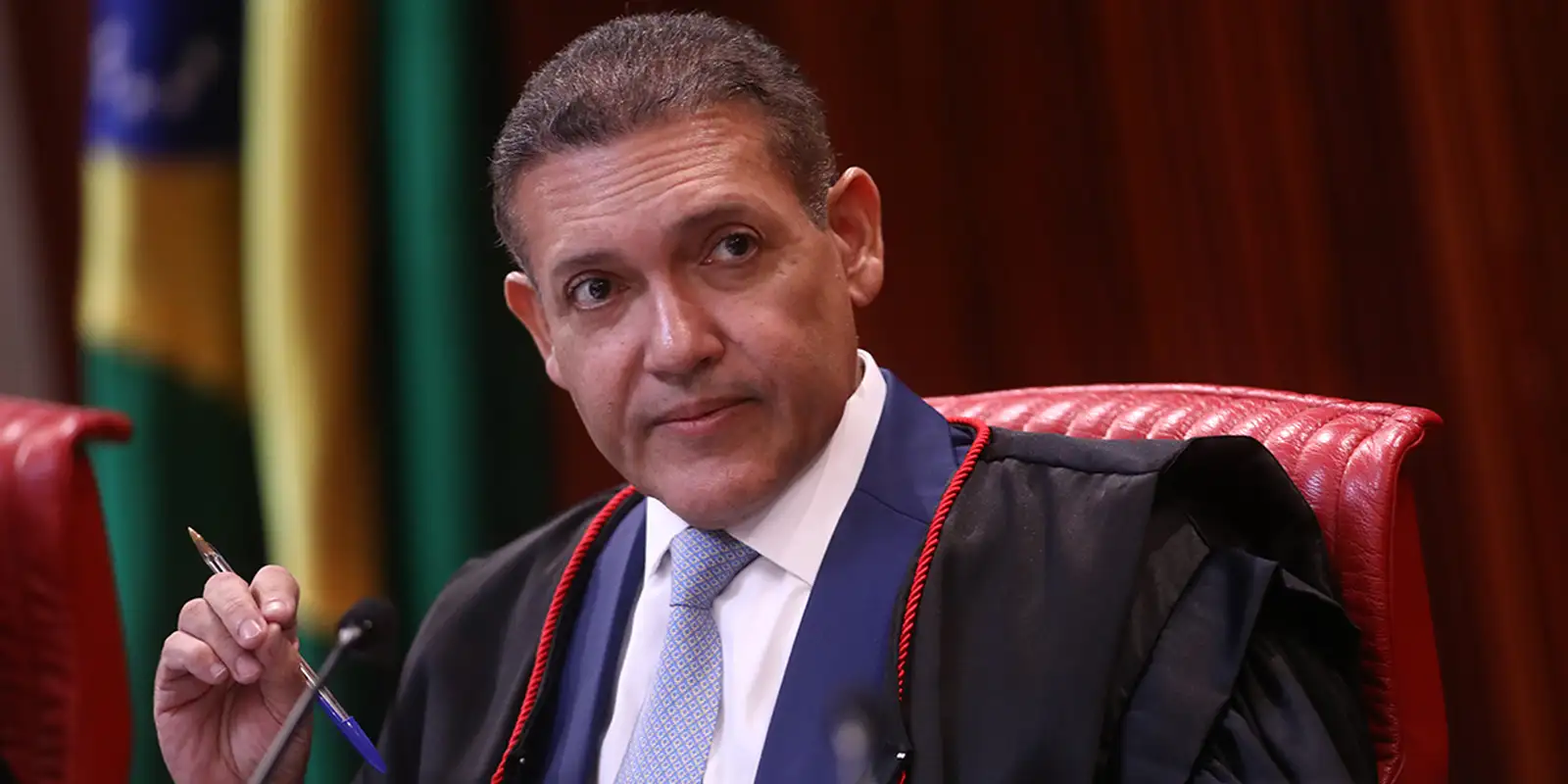 TSE agenda nova reunião com diplomatas sobre urna eletrônica