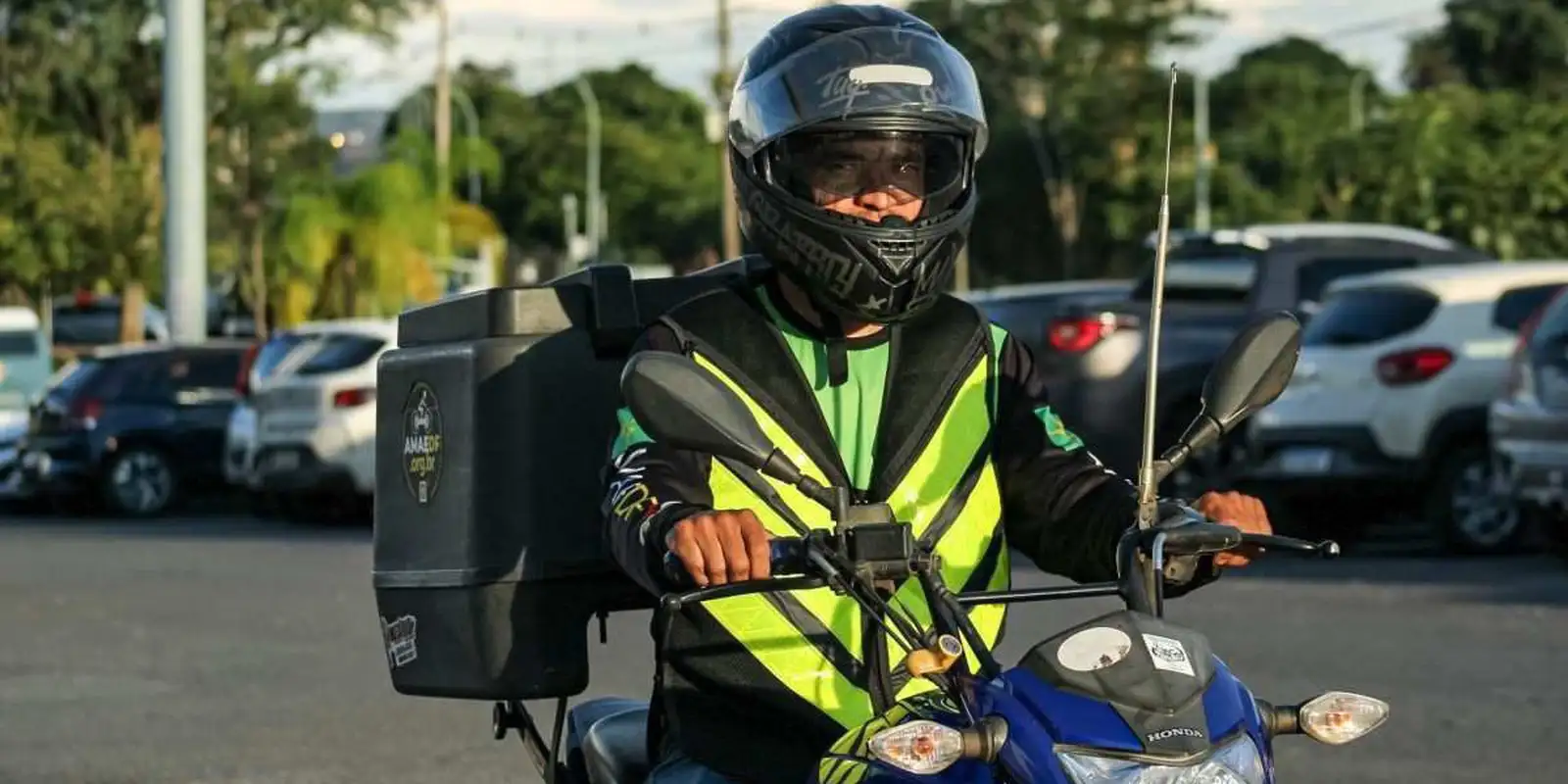 Novas regras liberam financiamento para motos e bicicletas de entregadores
