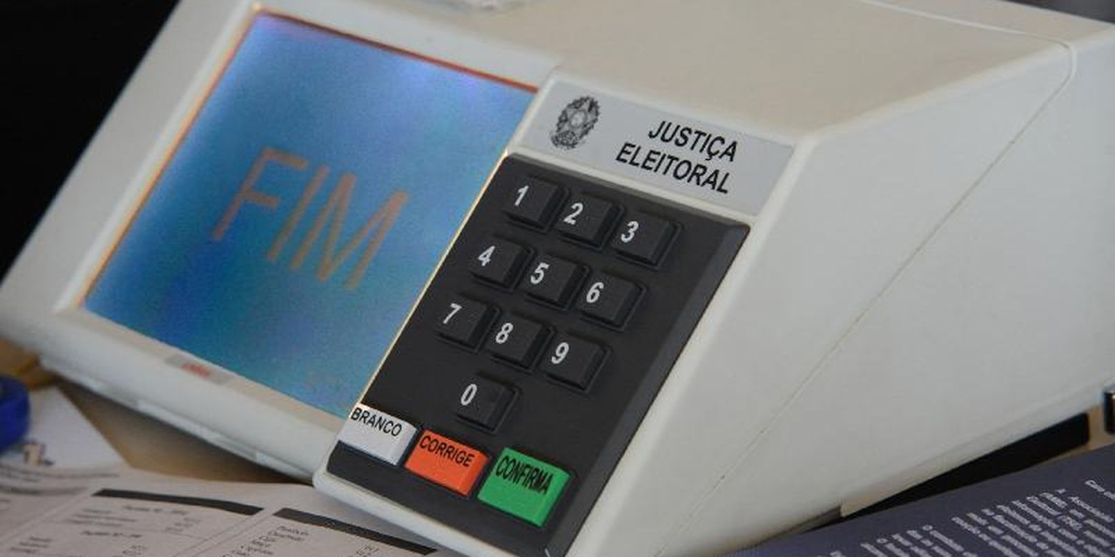 TSE agenda reunião com embaixadores dos EUA sobre urna eletrônica