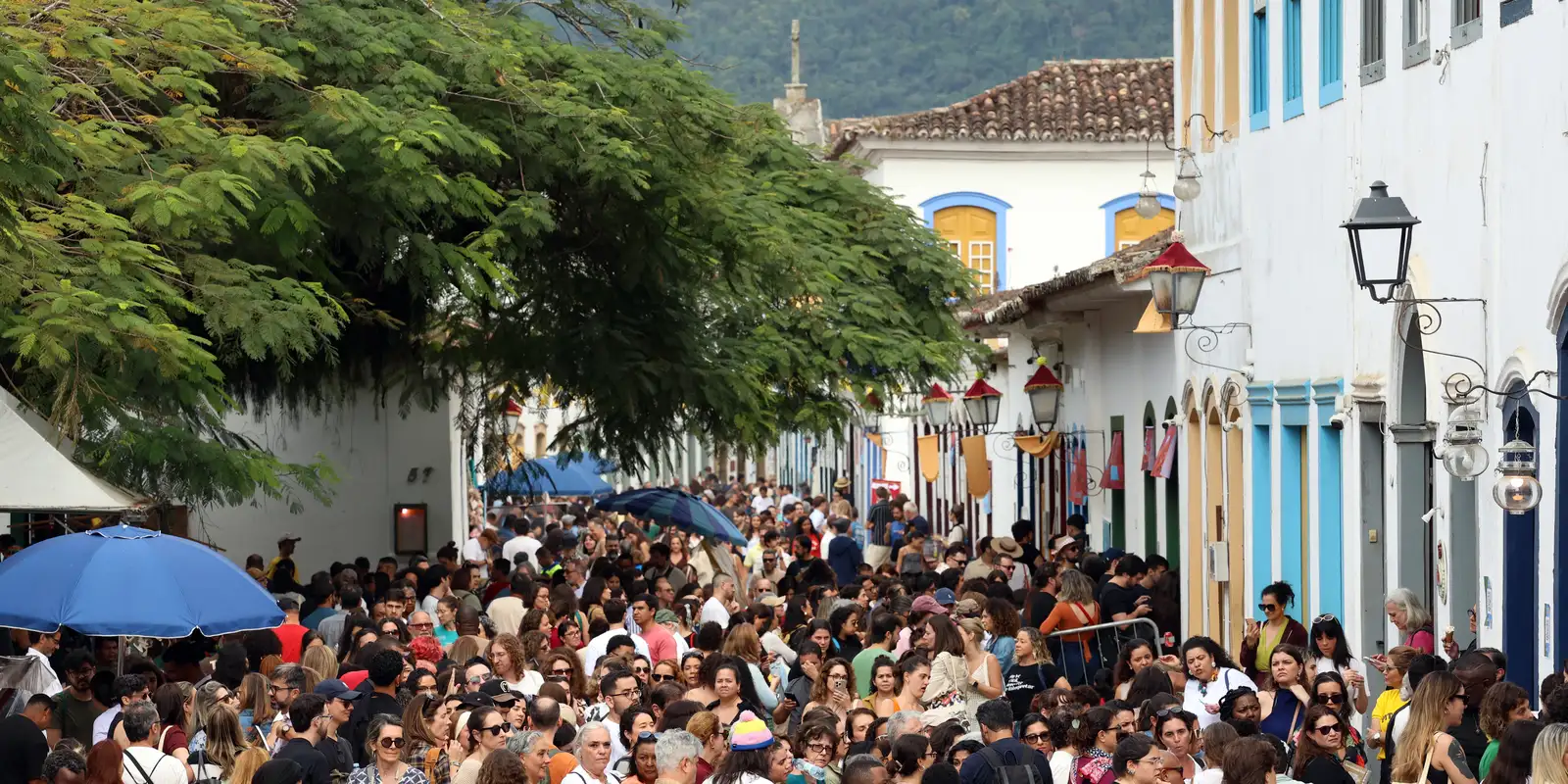 Flip 2024 reúne 40 mil pessoas em Paraty