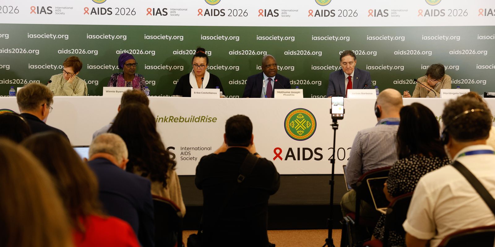 Infecções por HIV e mortes por aids atingem menor nível global
