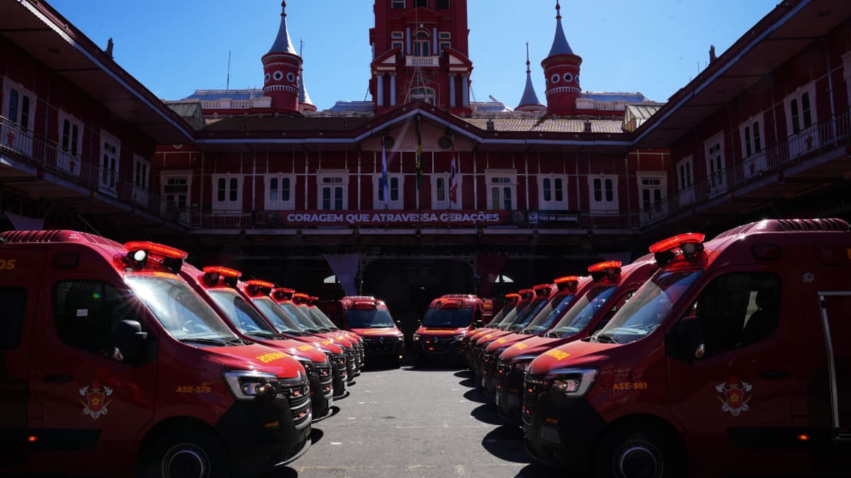 Corpo de Bombeiros do Rio distribui 14 novas ambulâncias para ampliar atendimento pré-hospitalar