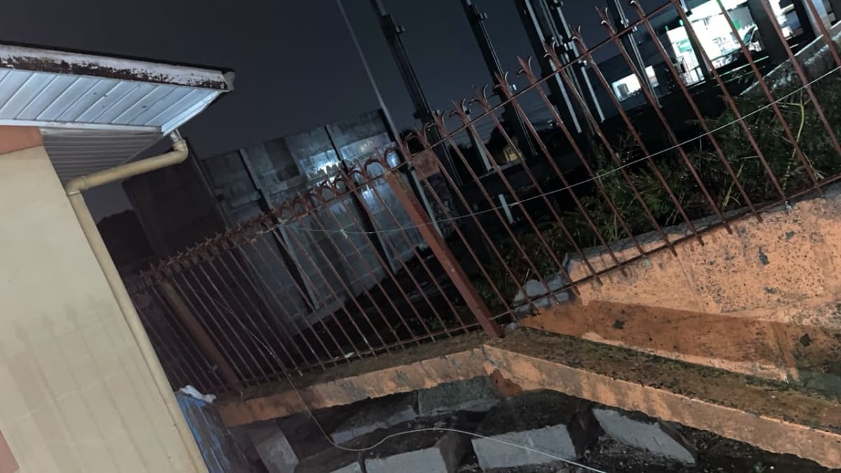 Temporal causa destelhamentos, queda de árvores e danos em Caxias do Sul