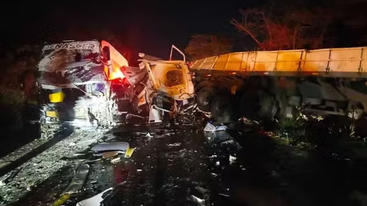 Acidente na MG-050 em Piumhi deixa dois mortos e quatro feridos