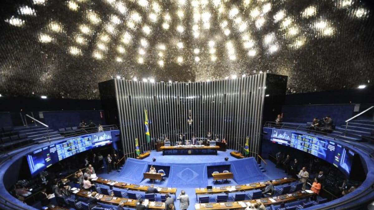 Marília Campos e Aécio Neves lideram disputa ao Senado em Minas Gerais, aponta pesquisa Quaest
