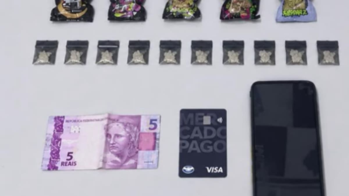 Veículo em movimento sem motorista é interceptado em Caxias do Sul