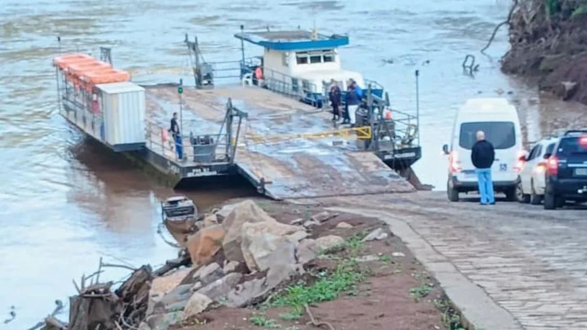 Travessia da balsa entre Santa Tereza e São Valentim do Sul é suspensa por elevação do Rio Taquari