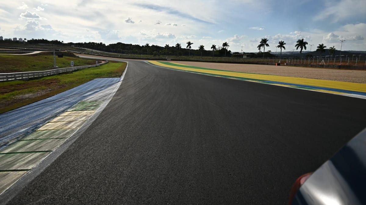 Autódromo Internacional Ayrton Senna é fechado para recapeamento da pista em Goiânia