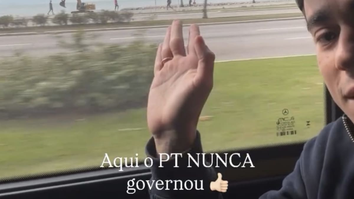 Deputado Nikolas Ferreira elogia Santa Catarina e critica PT durante visita