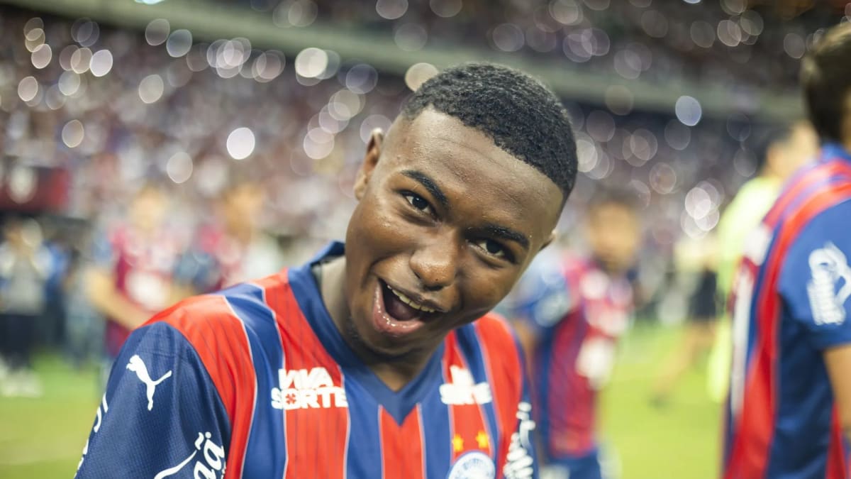 Volante Sidney é relacionado para terceira partida pelo time principal do Bahia na temporada