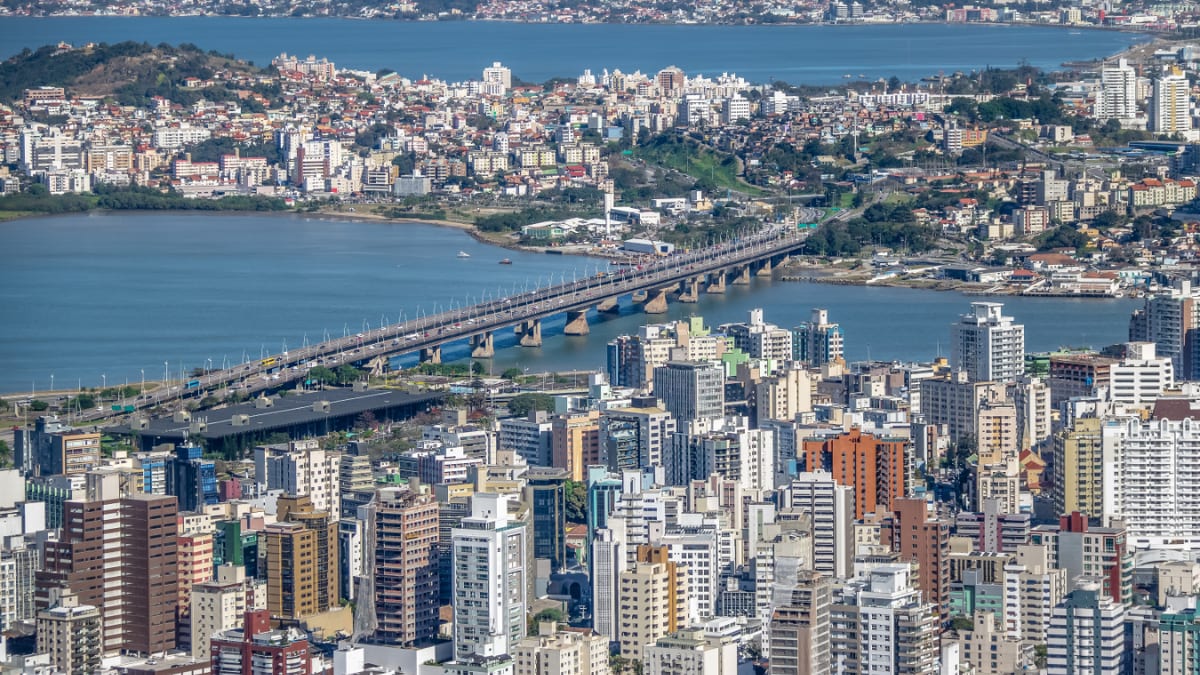 Homem é atacado e morre após ser levado à força em Capoeiras, Florianópolis