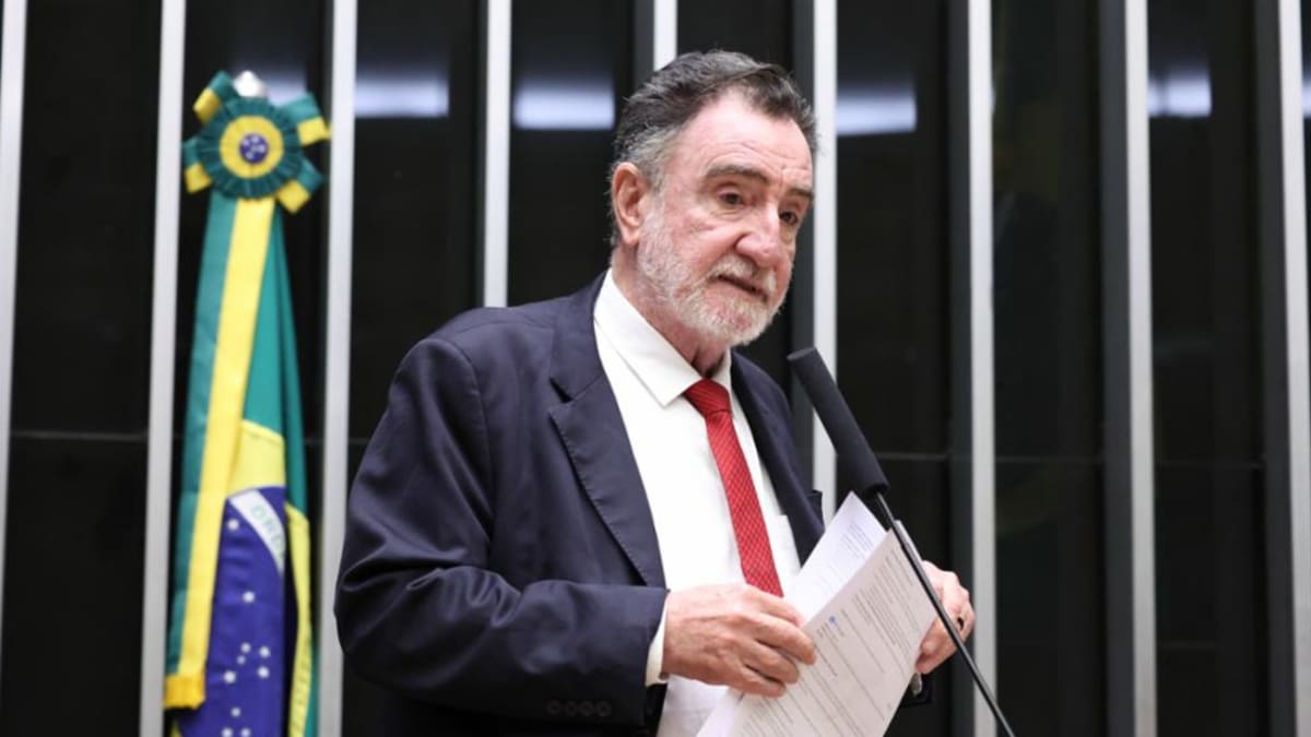 PT oficializa Patrus Ananias ao governo e Marília Campos ao Senado em Minas Gerais para 2026