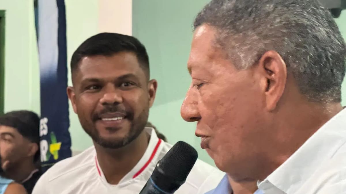 Dez vereadores de Goiânia oficializam apoio a Romário Policarpo para a Alego