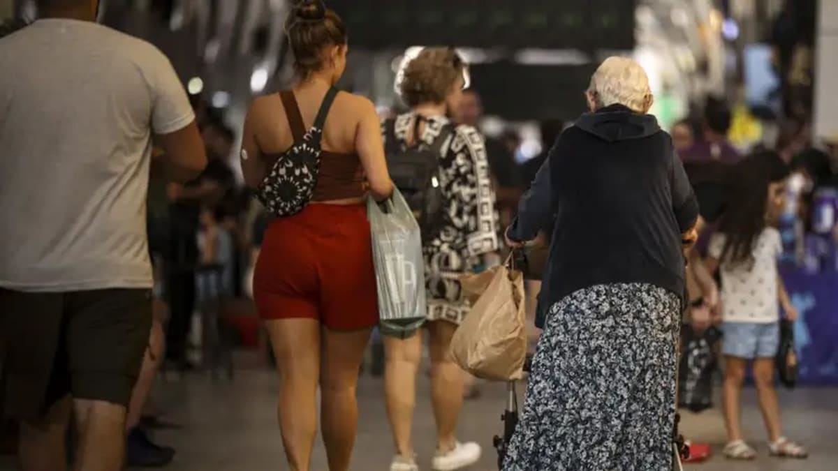 Vínculos discretos sustentam idosos em mercado do Largo do Machado