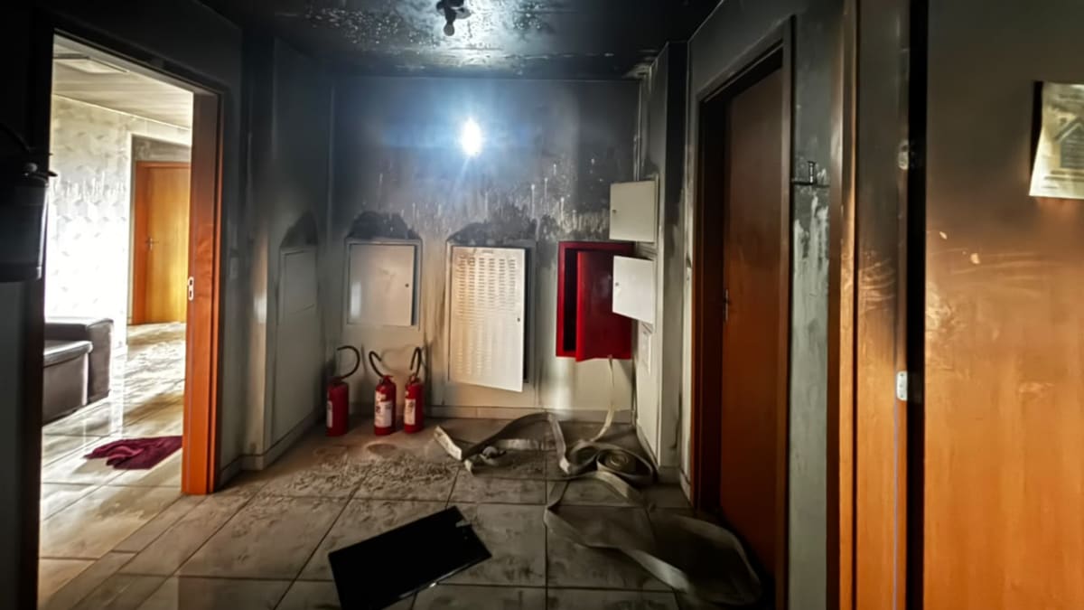 Incêndio atinge apartamento em Criciúma e moradora é hospitalizada