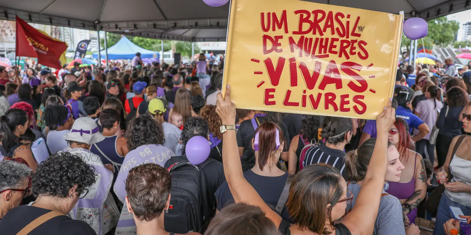 Mais da metade das brasileiras já sofreram violência de parceiros