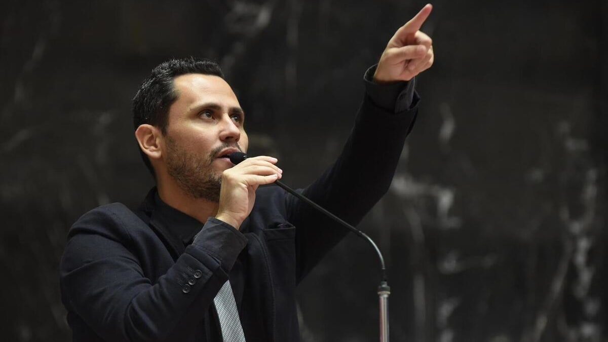 Senador Cleitinho Azevedo confirma candidatura ao governo de Minas Gerais em 2026