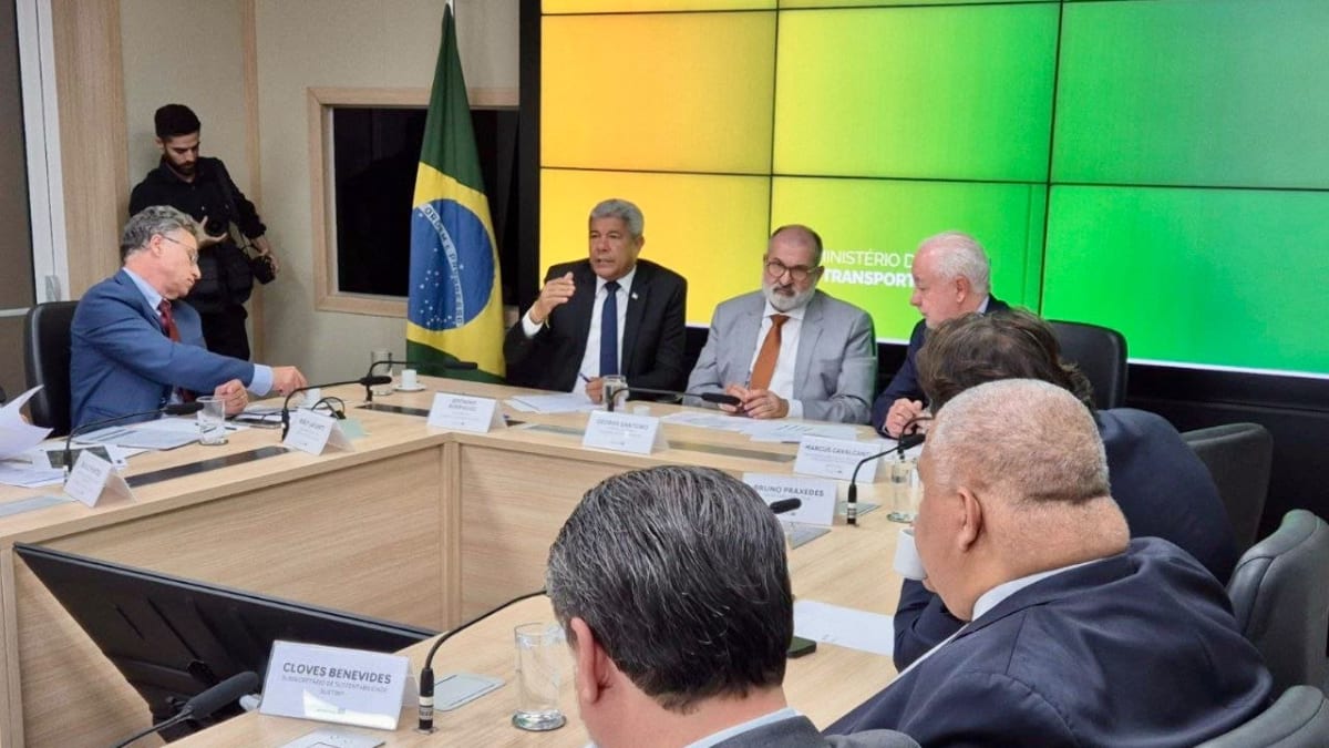 Governo da Bahia acompanha processo de concessão da BR-324 e obras em infraestrutura