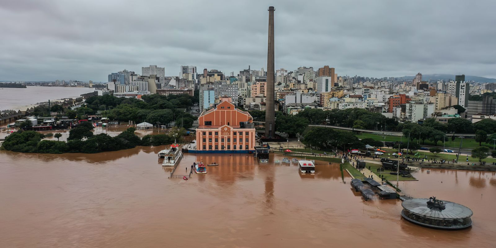 Rio Guaíba pode atingir cota de alerta em Porto Alegre