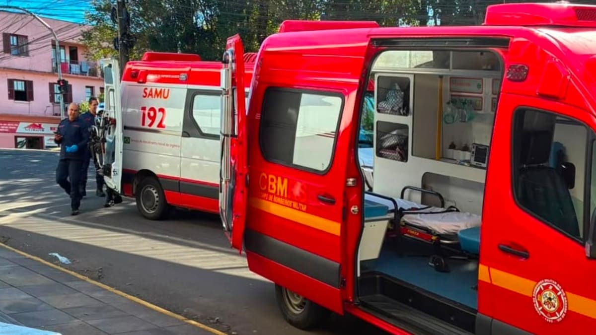 Idoso de 74 anos é atropelado na Rua Doutor Montaury, em Bento Gonçalves