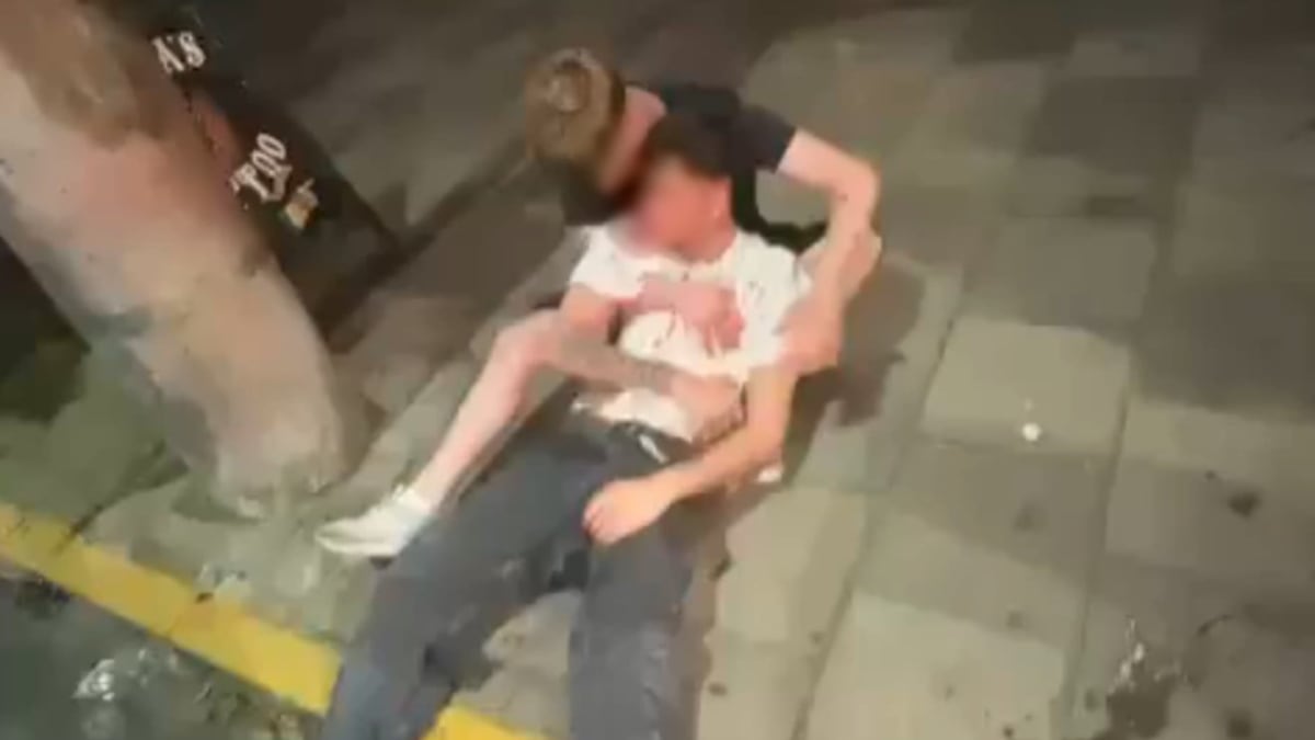 Jovem denuncia agressão e uso indevido de cartão em casa noturna de Porto Alegre
