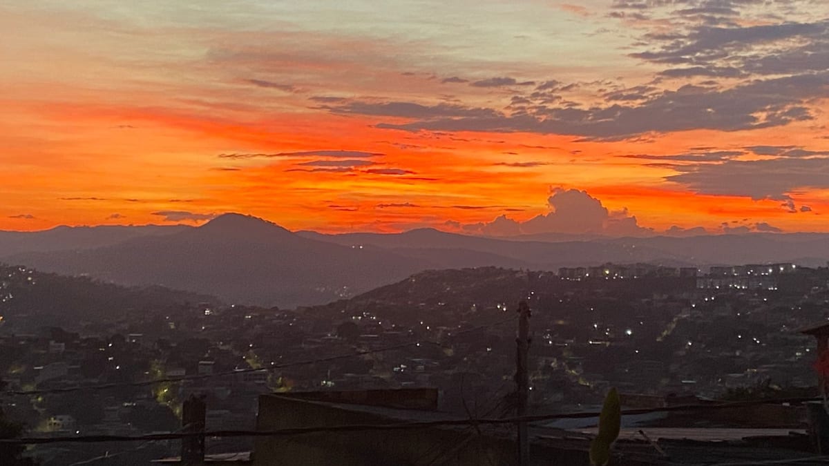 Belo Horizonte enfrenta calor acima de 30°C e baixa umidade do ar nesta quinta-feira