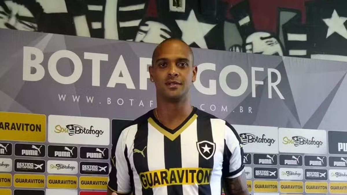 Ex-jogador do Botafogo morre após queda de muro em Santa Teresa durante ventania