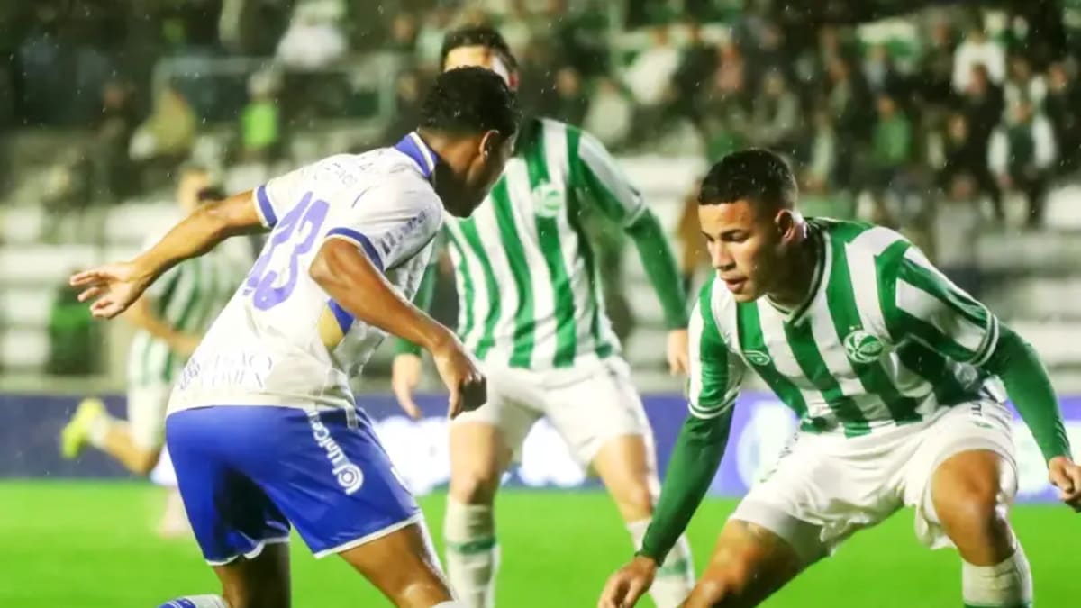 Avaí e Figueirense enfrentam desafios distintos no futebol brasileiro