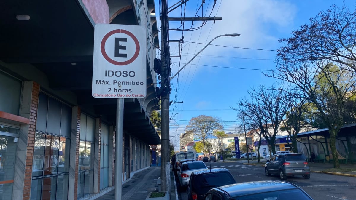 Lei garante 5% das vagas de estacionamento para veículos com idosos no Rio Grande do Sul
