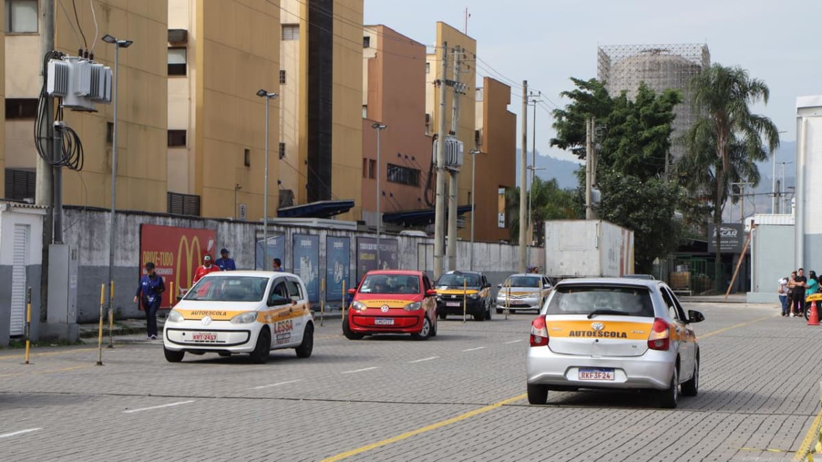 Detran RJ passa a aplicar exame prático de direção aos domingos na Zona Oeste