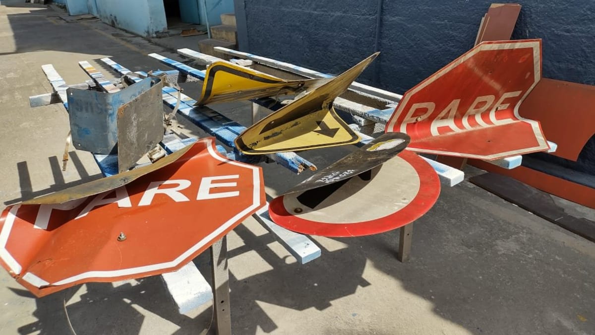 Placas da Via Expressa na BR-282 terão nova estrutura para evitar furtos