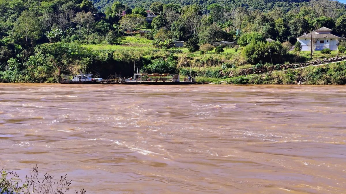 Travessia por balsa entre Santa Tereza e São Valentim do Sul segue suspensa devido ao aumento do nível do Rio Taquari