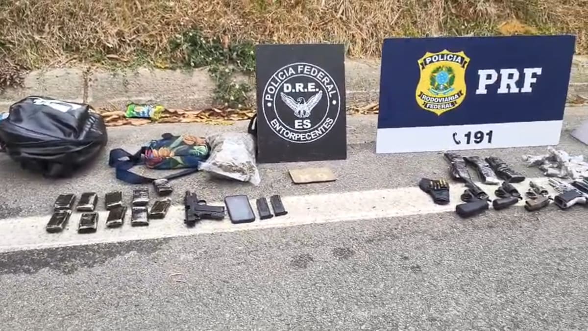 Adolescente e mulher grávida são flagrados com armas e drogas em ônibus na BR-101 em Guarapari