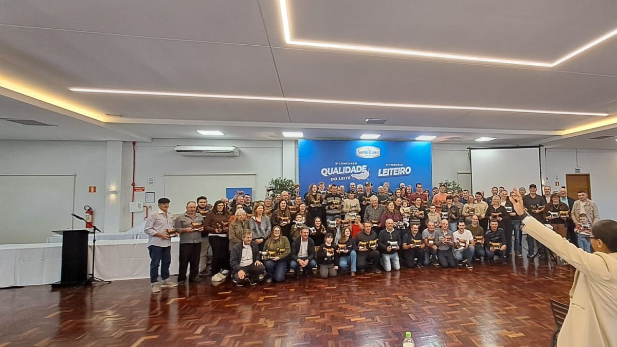 Cooperativa Santa Clara premia produtores com melhores índices de qualidade do leite no Rio Grande do Sul