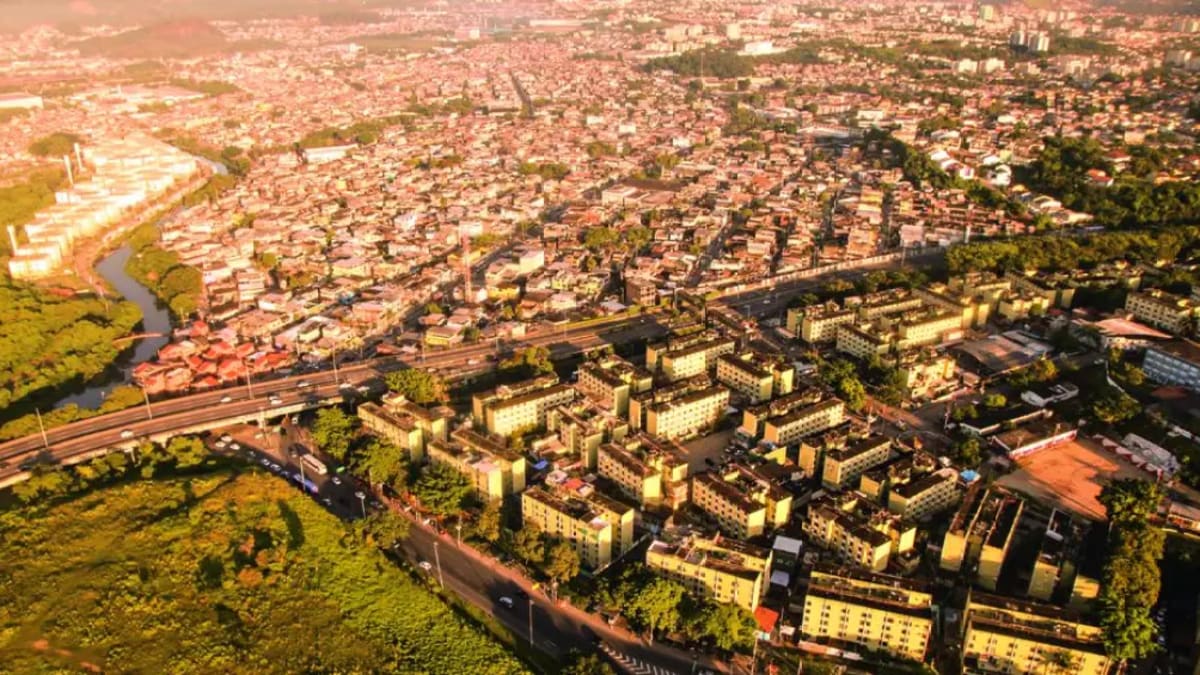Moradores da Cidade de Deus enfrentam mais de 48 horas sem luz e reclamam da Light