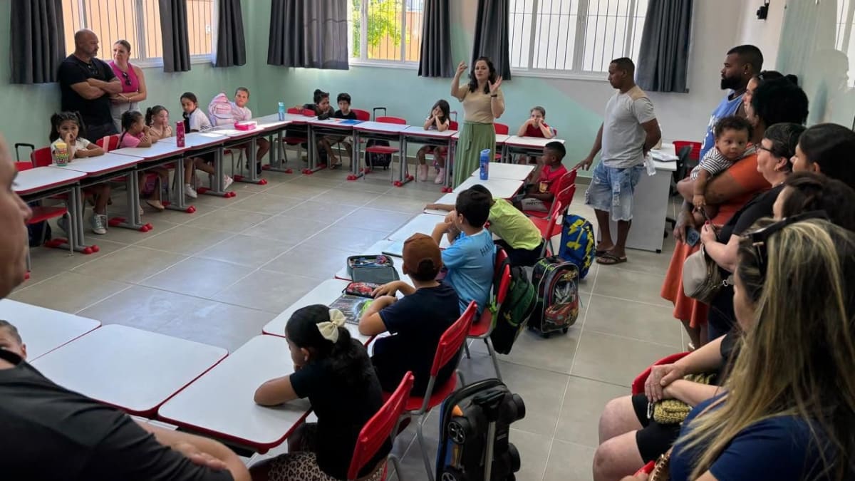 Volta às aulas mobiliza mais de 37 mil alunos em Florianópolis
