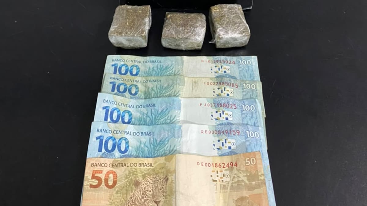 Adolescente é apreendido com 79 gramas de maconha em motocicleta sem habilitação