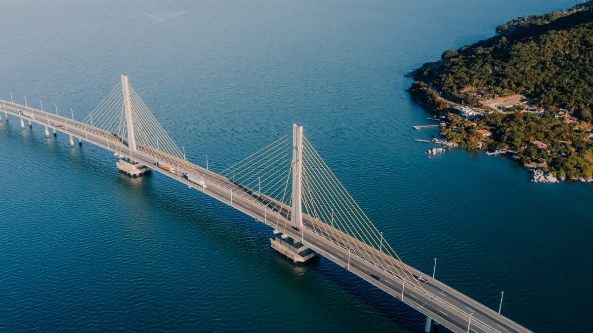 Ponte Anita Garibaldi reabre parcialmente e turismo de Laguna sofre impactos