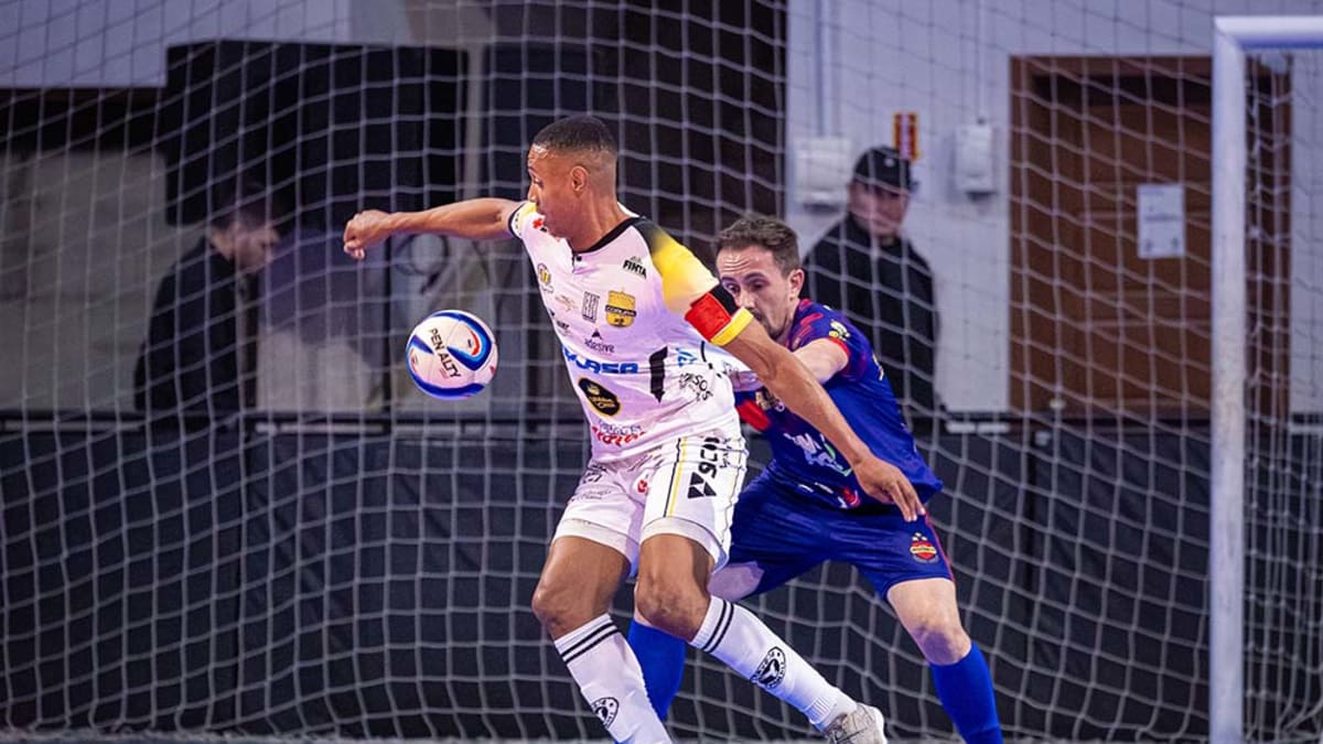 Torneio de Inverno de Futsal de Corupá começa com vitória dos visitantes