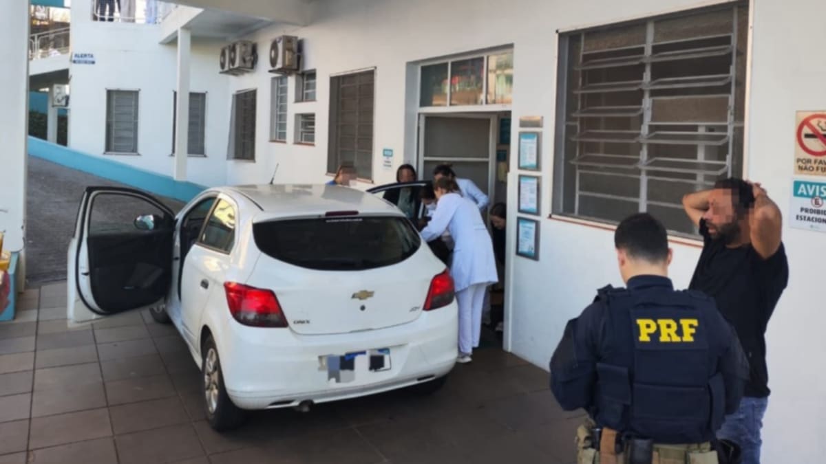 Polícia Rodoviária Federal escolta família até hospital após parto dentro de veículo na BR-153