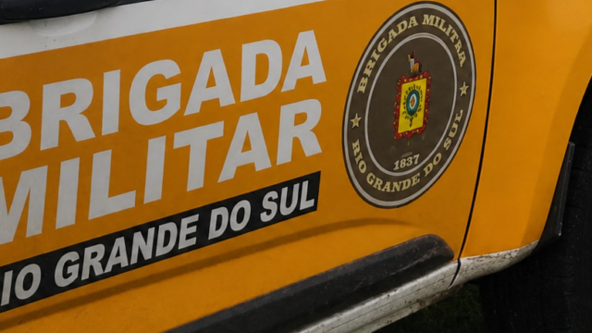 Acidente em Caxias do Sul deixa motorista ferido e outro veículo foge sem prestar socorro