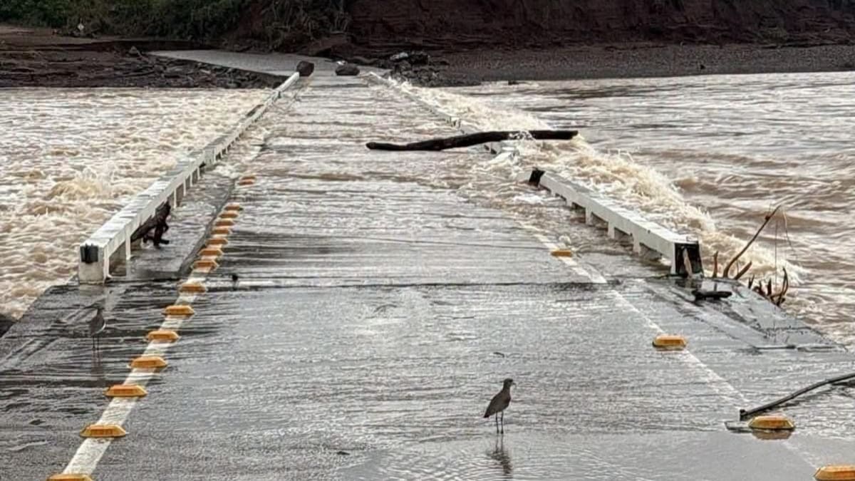 Ponte sobre o Rio das Antas em Cotiporã segue interditada após deslocamento causado por enchentes