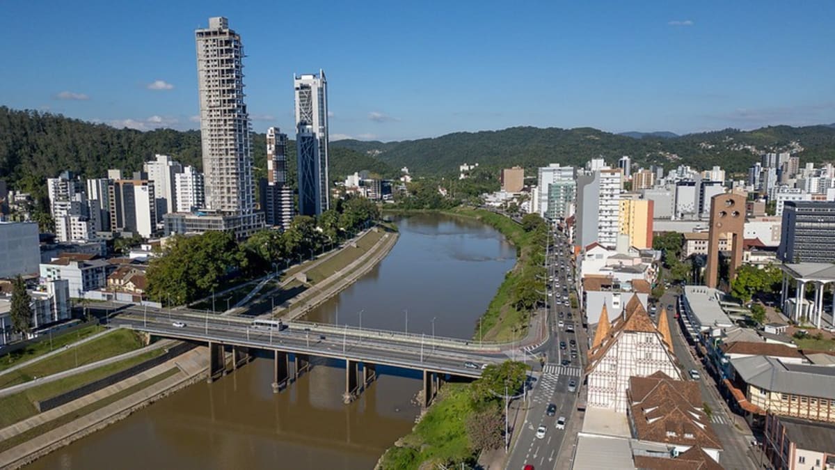 Blumenau cria mais de 3 mil vagas formais no primeiro semestre de 2024