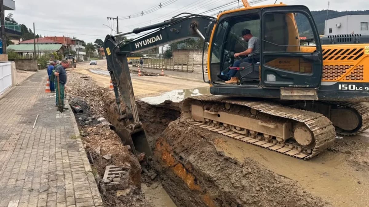 Obras do binário do bairro Budag começam pela rua Lauro Müller em Rio do Sul