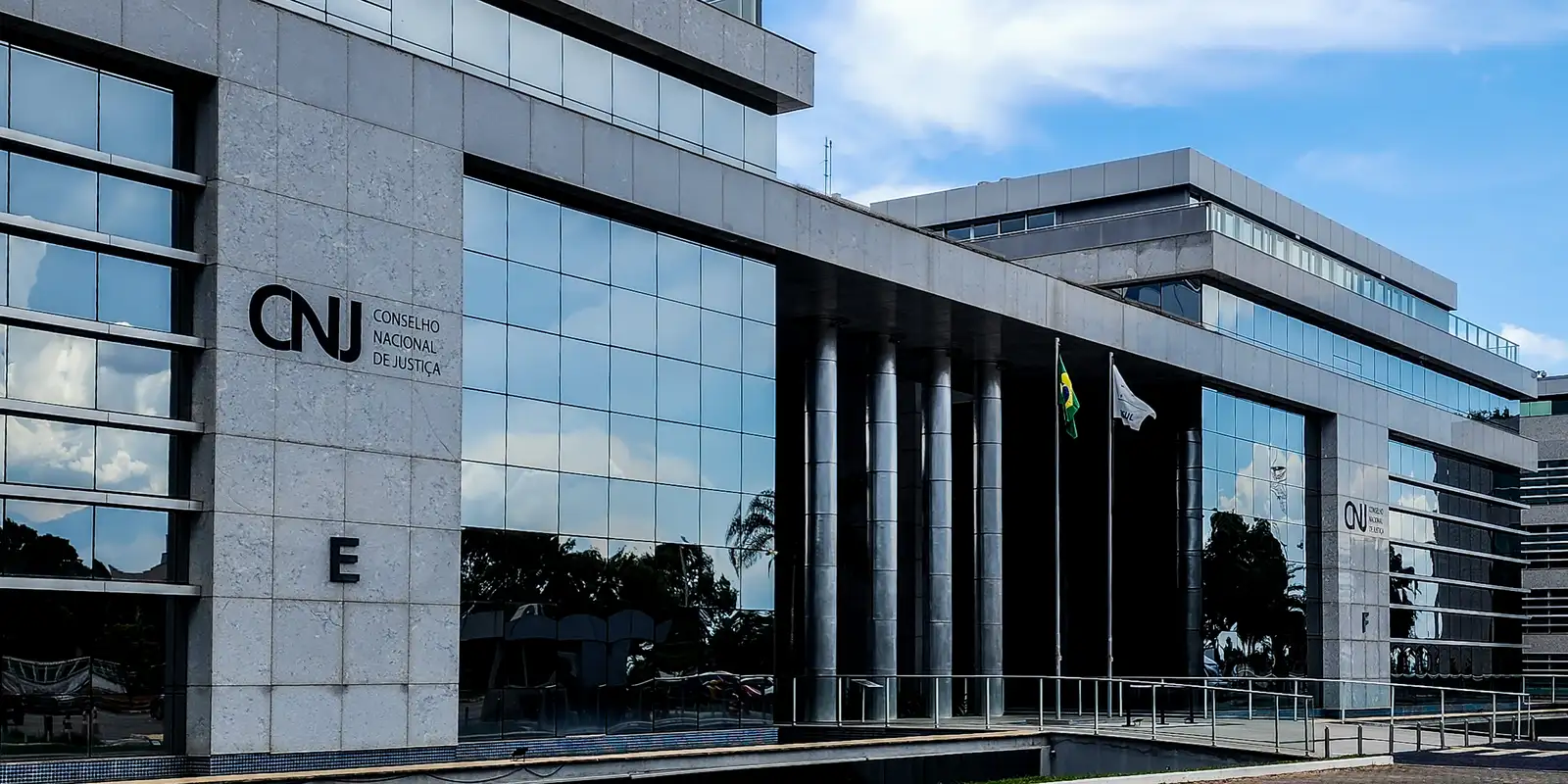 CNJ afasta juíza Gabriela Hardt por dois anos