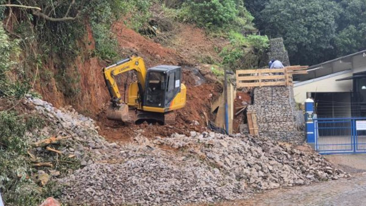 Prefeitura avança em obras de estabilização de encosta com gabiões e sistema de drenagem
